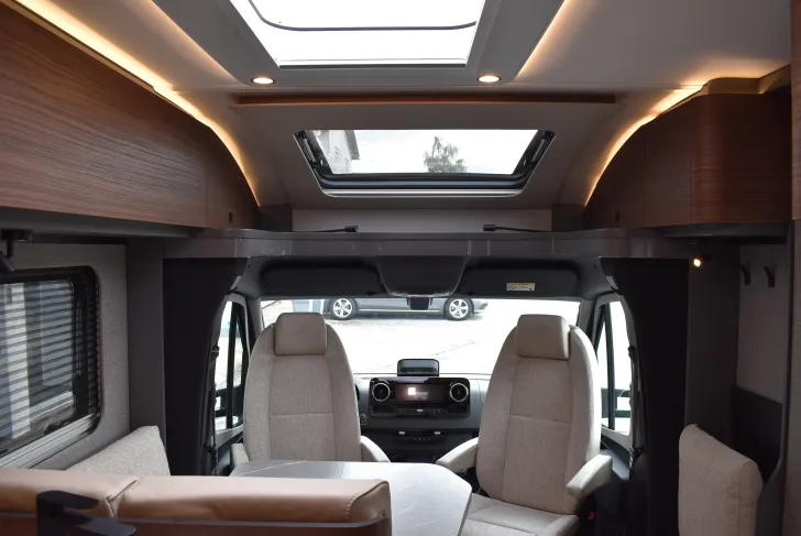 Fahrzeugbild Hymer B-Klasse MC T 680 Mercedes, Automatik, Raumbad #7