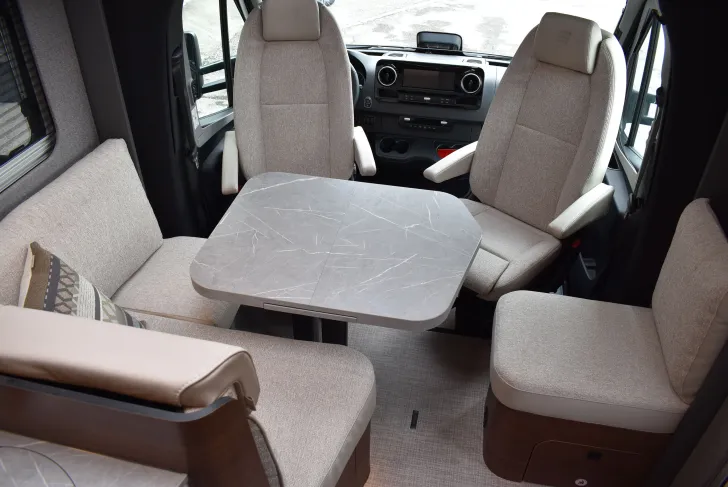 Fahrzeugbild Hymer B-Klasse MC T 680 Mercedes, Automatik, Raumbad #8