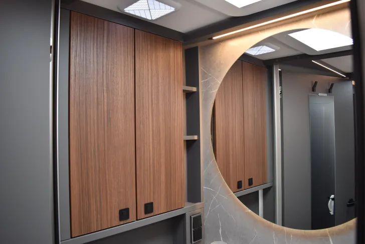 Fahrzeugbild Hymer B-Klasse MC T 680 Mercedes, Automatik, Raumbad #37