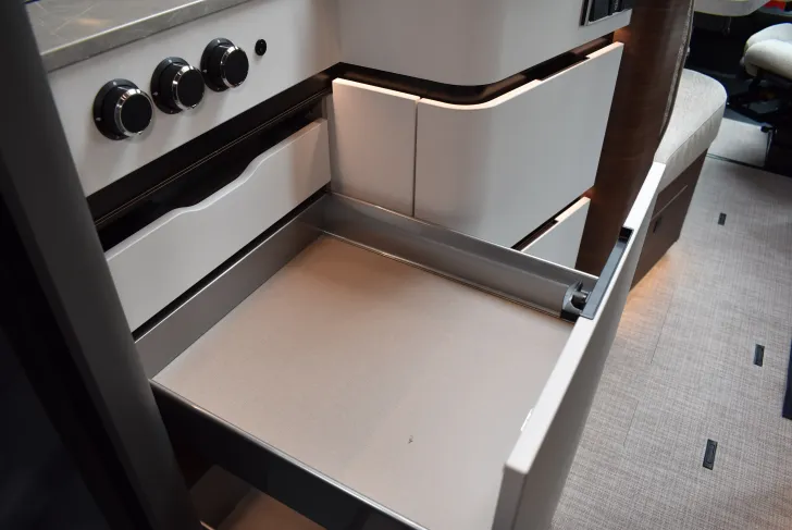 Fahrzeugbild Hymer B-Klasse MC T 680 Mercedes, Automatik, Raumbad #52