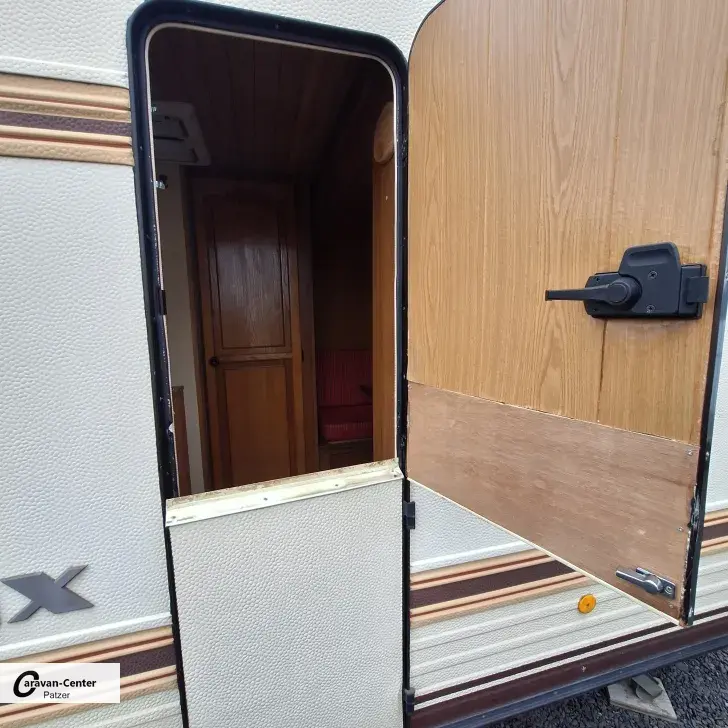 Fahrzeugbild Bürstner Lux 4602 #18