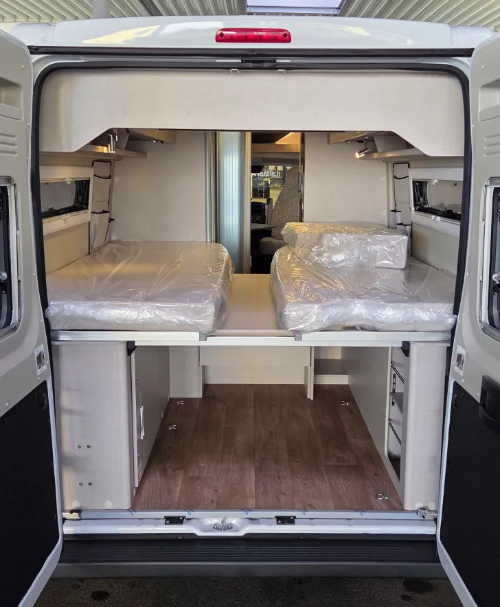 Fahrzeugbild Globecar Campscout Elegance mit Längsbetten #10