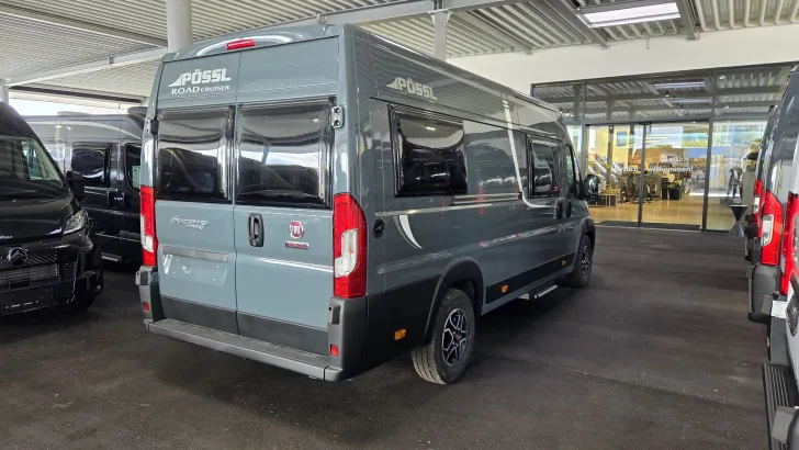Fahrzeugbild Pössl D-Line Roadcruiser mit Längsbetten #4