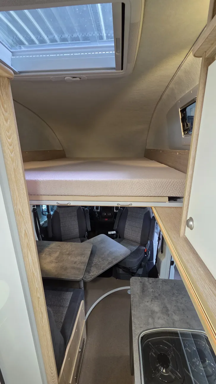 Fahrzeugbild Pössl H-Line 2WIN Vario mit 4 Schlafplätze #8