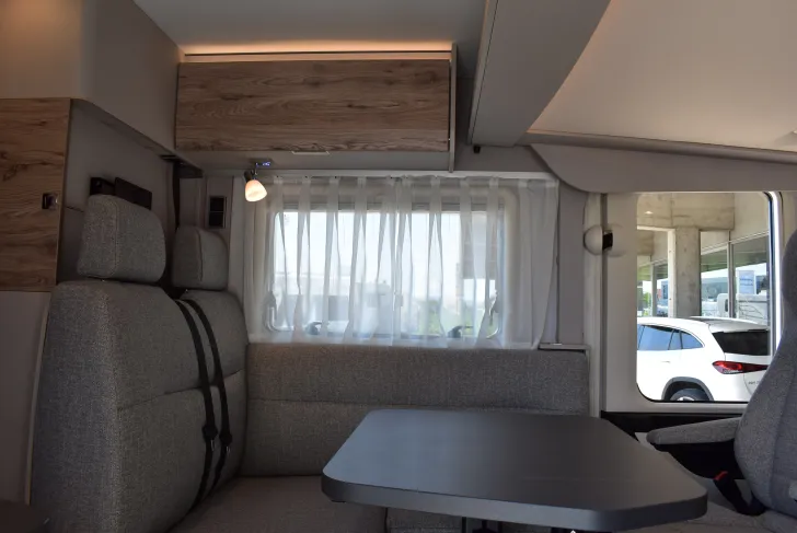 Fahrzeugbild Hymer Exsis-i 580 Pure Sat, TV, Klima, Navi, 4 Betten #6