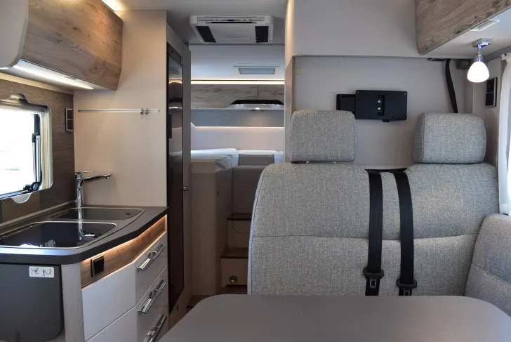 Fahrzeugbild Hymer Exsis-i 580 Pure Sat, TV, Klima, Navi, 4 Betten #7