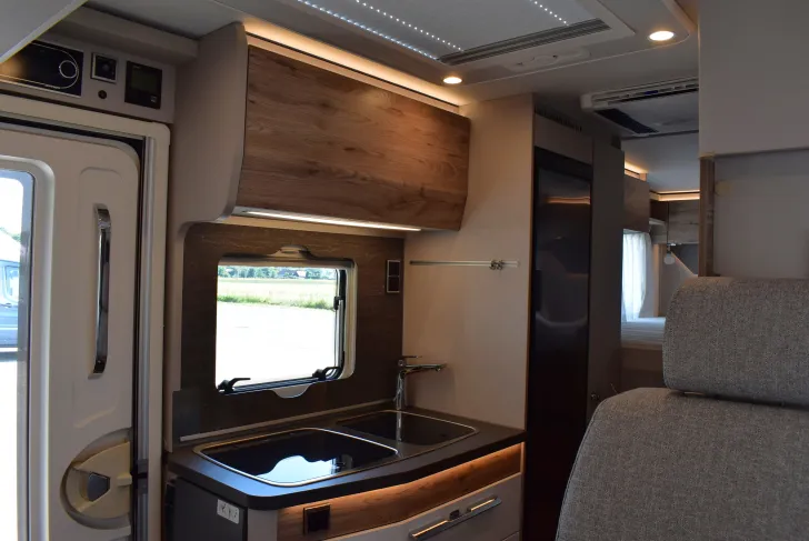 Fahrzeugbild Hymer Exsis-i 580 Pure Sat, TV, Klima, Navi, 4 Betten #9