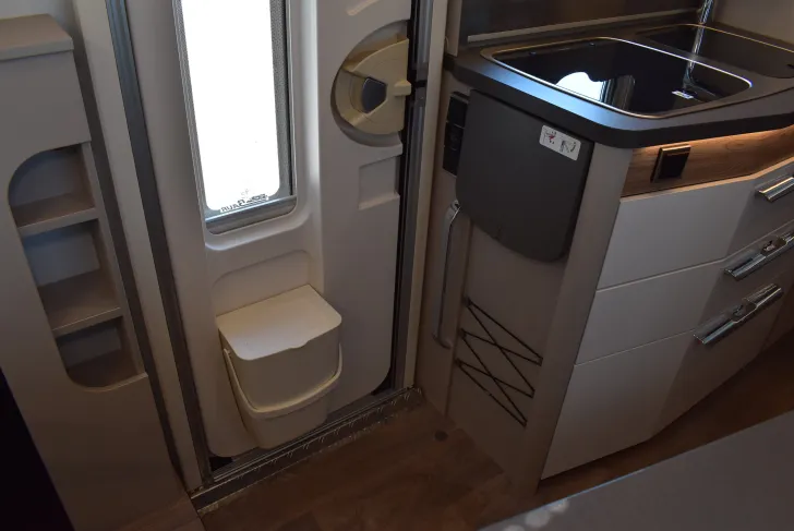 Fahrzeugbild Hymer Exsis-i 580 Pure Sat, TV, Klima, Navi, 4 Betten #10