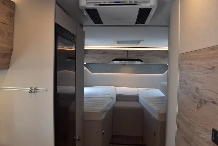 Fahrzeugbild Hymer Exsis-i 580 Pure Sat, TV, Klima, Navi, 4 Betten #12