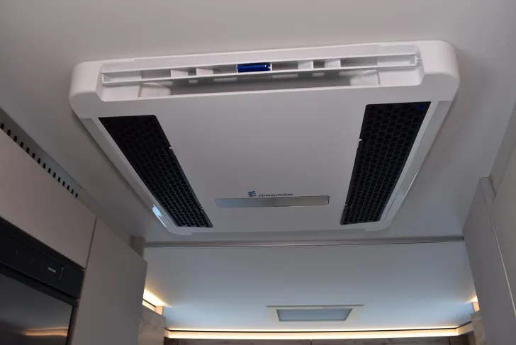 Fahrzeugbild Hymer Exsis-i 580 Pure Sat, TV, Klima, Navi, 4 Betten #13