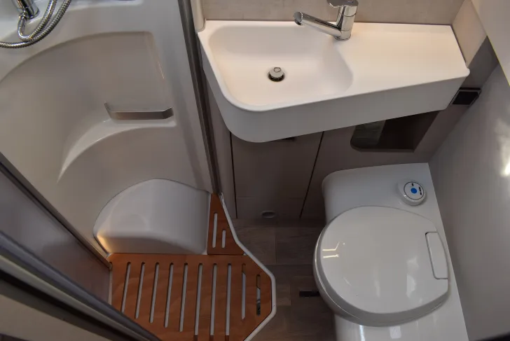 Fahrzeugbild Hymer Exsis-i 580 Pure Sat, TV, Klima, Navi, 4 Betten #26