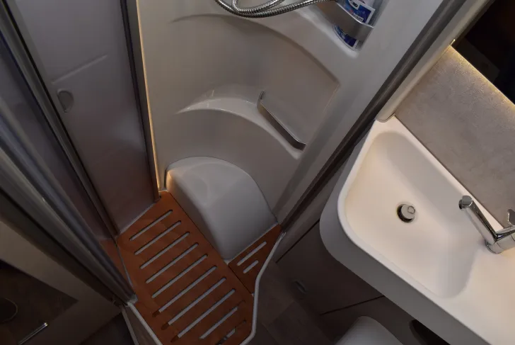 Fahrzeugbild Hymer Exsis-i 580 Pure Sat, TV, Klima, Navi, 4 Betten #27