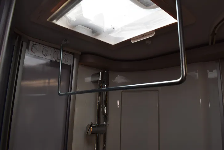 Fahrzeugbild Hymer Exsis-i 580 Pure Sat, TV, Klima, Navi, 4 Betten #31