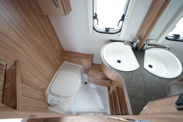Fahrzeugbild Hymer Eriba Eriba Nova Light 425  !!! Abverkauf Vorführwagen !!! #11