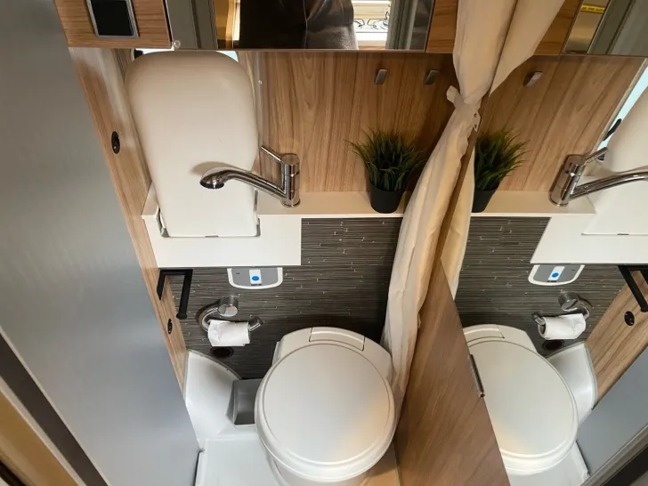 Fahrzeugbild Hymer Ayers Rock Fiat Ihr Vorteil. Unser Service. #13