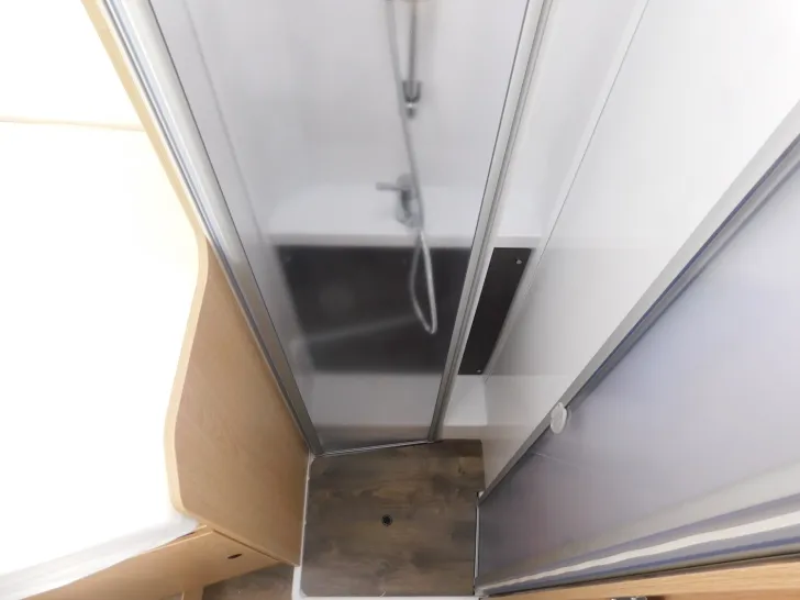 Fahrzeugbild Sunlight Adventure T 68 180/Autom, Hubbett, el.Handbremse #19