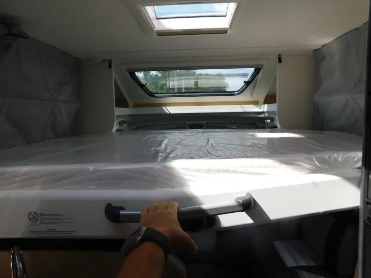 Fahrzeugbild Sunlight Adventure T 68 180/Autom, Hubbett, el.Handbremse #24