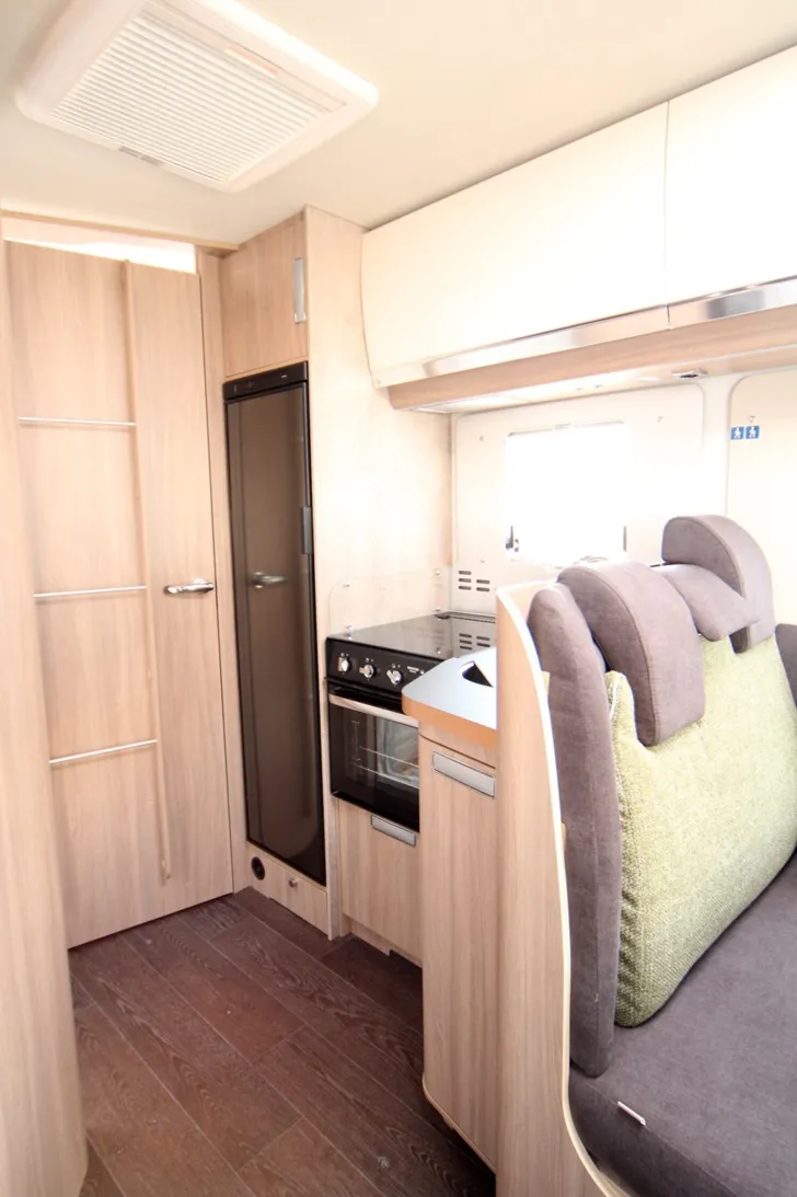 Fahrzeugbild Laika Ecovip H 3110 #9