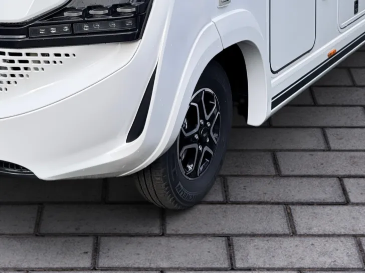 Fahrzeugbild Laika Kreos H 5109 #6