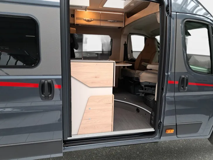 Fahrzeugbild Dethleffs Globetrail 640 HR Fiat Chassis-, Komfort-, Elektropaket #8