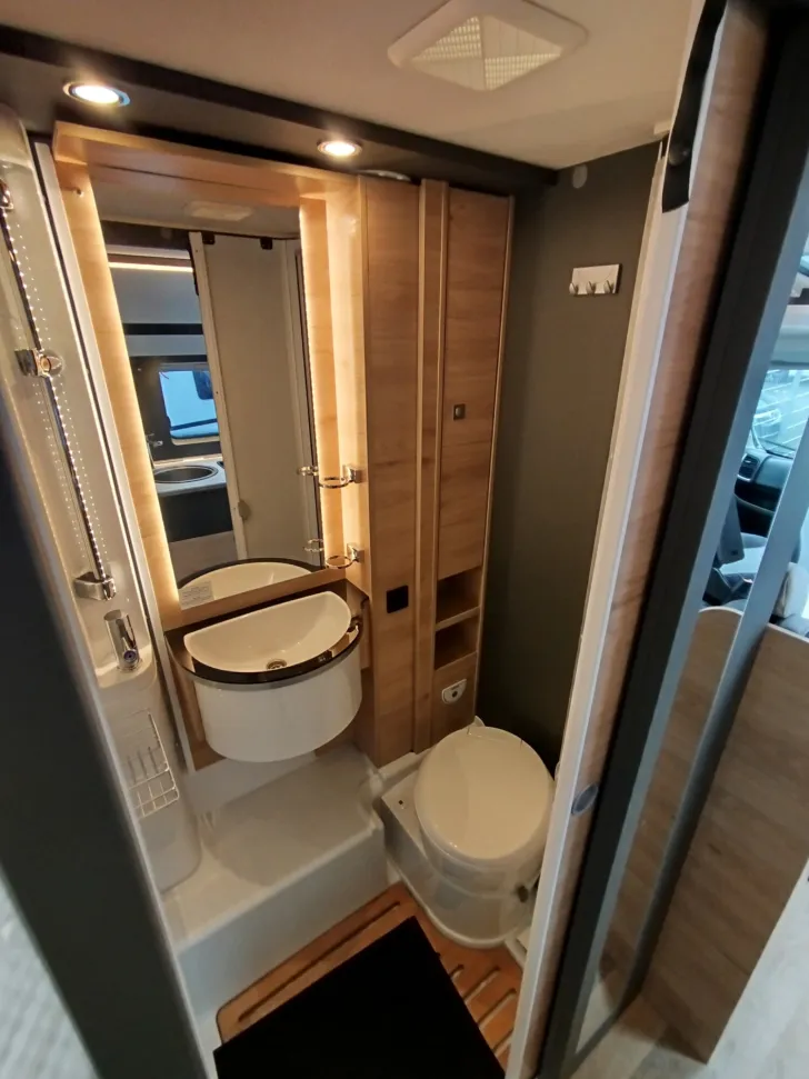 Fahrzeugbild Dethleffs Globebus Camp T 4 *Dieselheizung* 4 Sitzplätze* #12
