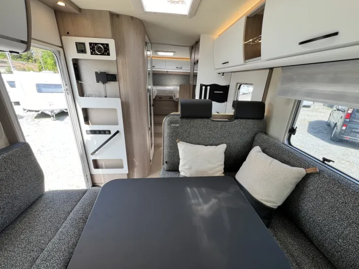 Fahrzeugbild Bürstner Lyseo Time Skyline 726 G 28800 EUR  Rabatt 28% #11