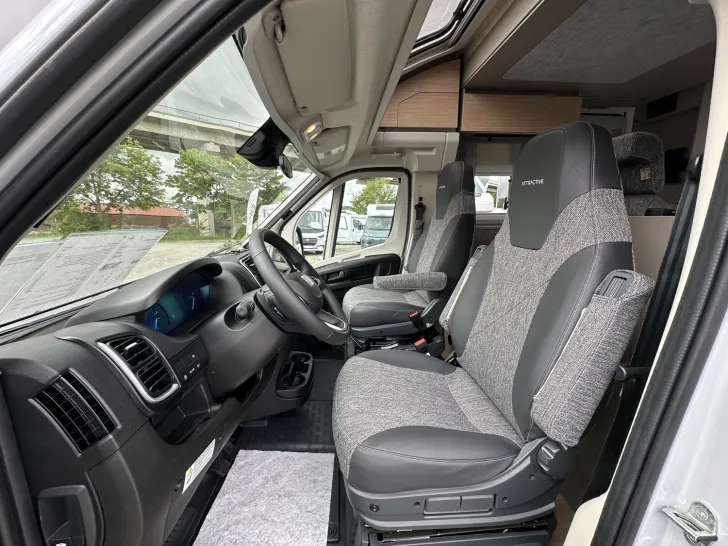 Fahrzeugbild Bürstner Campeo TD 676 G Vollausstattung | 3er Etagenbett #6