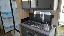 Fahrzeugbild Hobby De Luxe 560 KMFe 2000kg; Vorzeltaußensteckdose #6