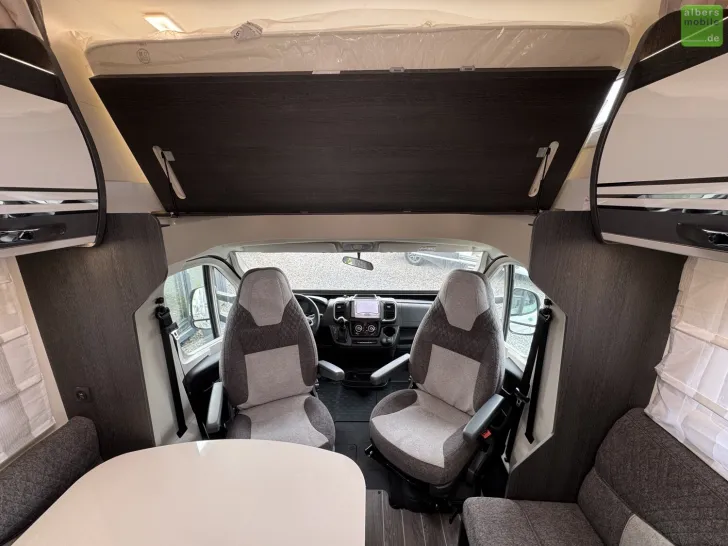 Fahrzeugbild Roller Team Kronos 290 M 4400kg 180PS Winter XXL-Garage #26