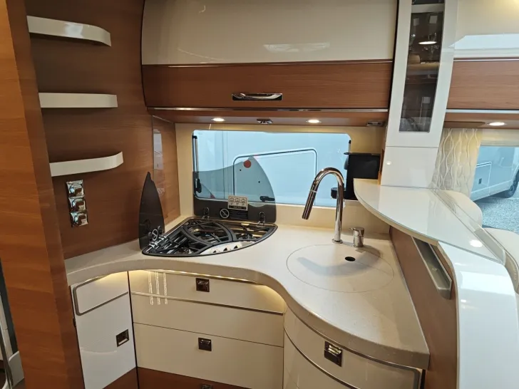 Fahrzeugbild Carthago chic c-line I 5.9 XL LE LP 194.260,- #12