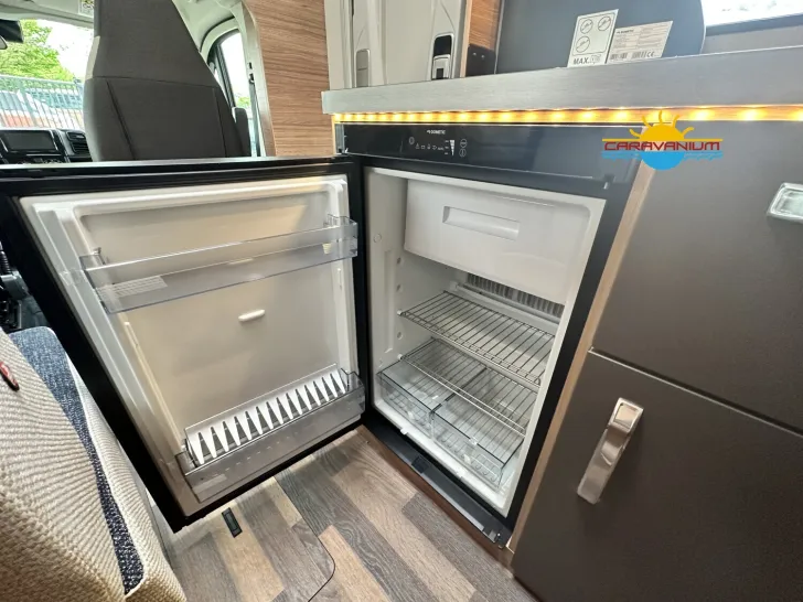 Fahrzeugbild Weinsberg CaraHome 550 MG 4 Pakete Navi/Rückfahrkamera #16