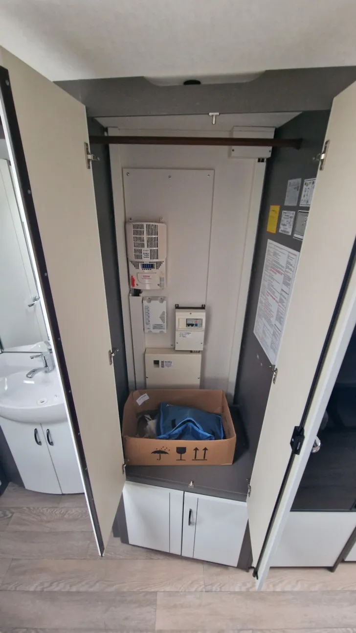 Fahrzeugbild Hobby Excellent Edition 650 KMFe - Mover, Autark, Dusche #13