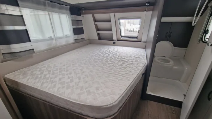 Fahrzeugbild Hobby Excellent Edition 650 KMFe - Mover, Autark, Dusche #16