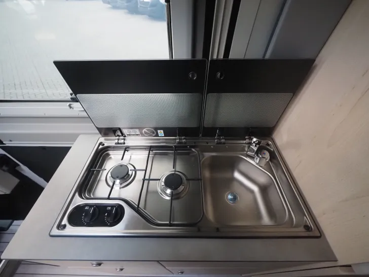 Fahrzeugbild Clever Celebration, Markise, Radträger, uvm. #12