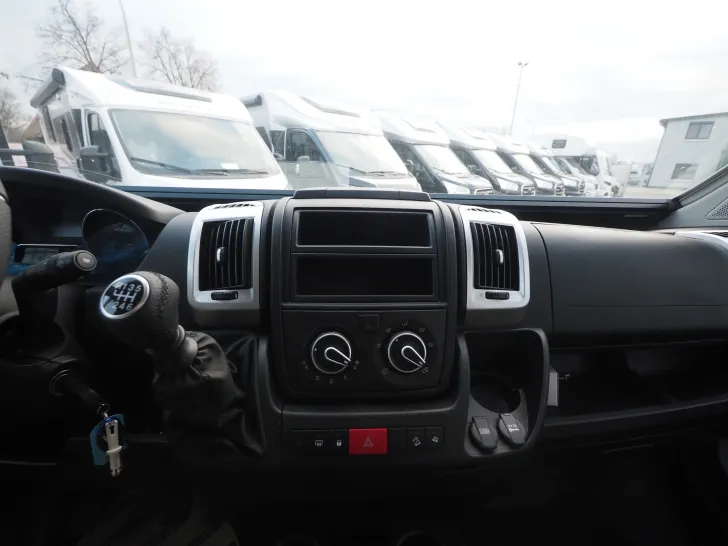 Fahrzeugbild Clever Celebration, Markise, Radträger, uvm. #16