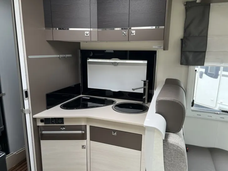 Fahrzeugbild Challenger Mageo 290 #10