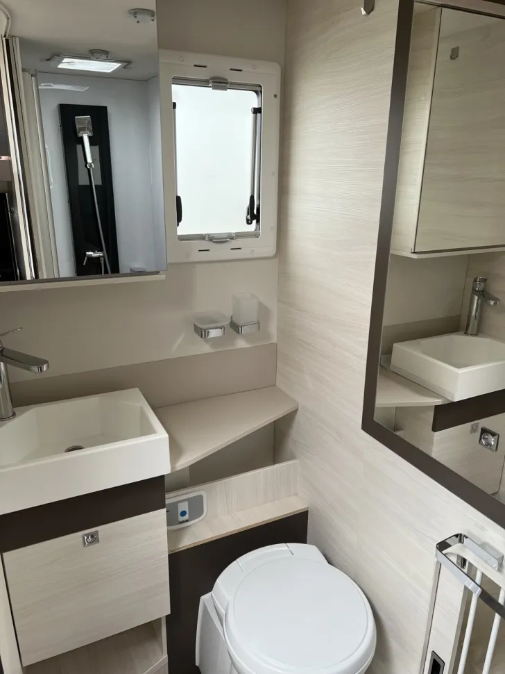 Fahrzeugbild Challenger Mageo 290 #14