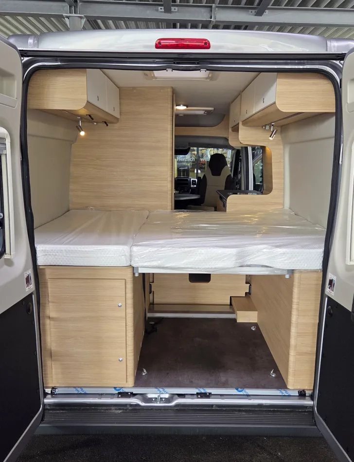 Fahrzeugbild Roadcar R 600 #9