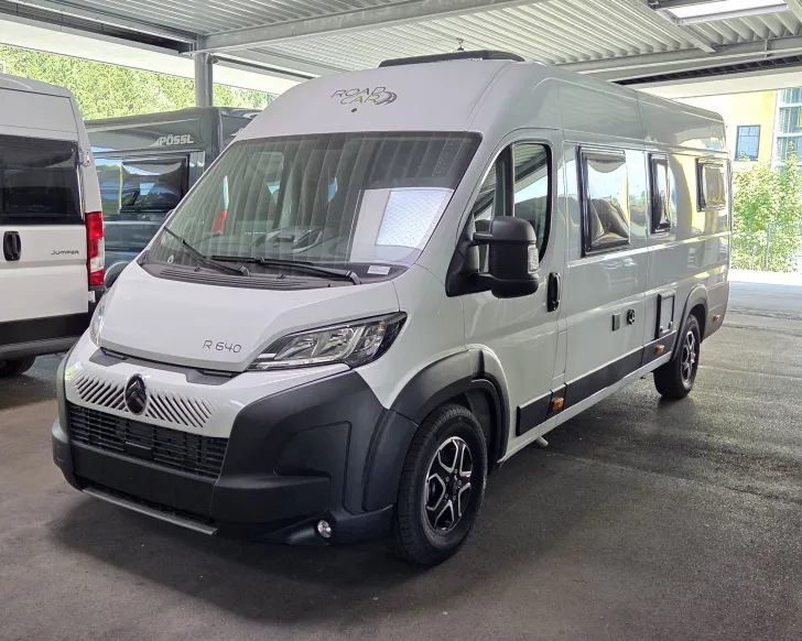 Fahrzeugbild Roadcar R 640 mit Längsbetten #6