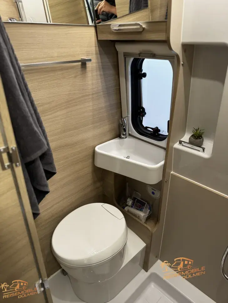 Fahrzeugbild Forster Vantasy FV636HB #17