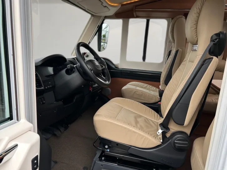 Fahrzeugbild Carthago chic c-line I 4.9 LE #7