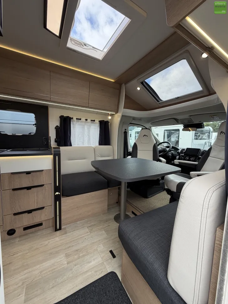 Fahrzeugbild Mooveo Tei 72EB 180PS Autark 300Ah Lithium SAT TV AHK #8