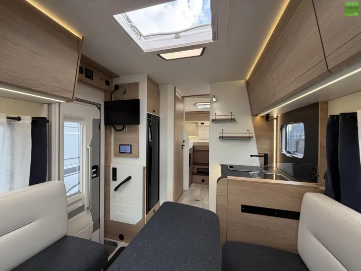 Fahrzeugbild Mooveo Tei 72EB 180PS Autark 300Ah Lithium SAT TV AHK #10