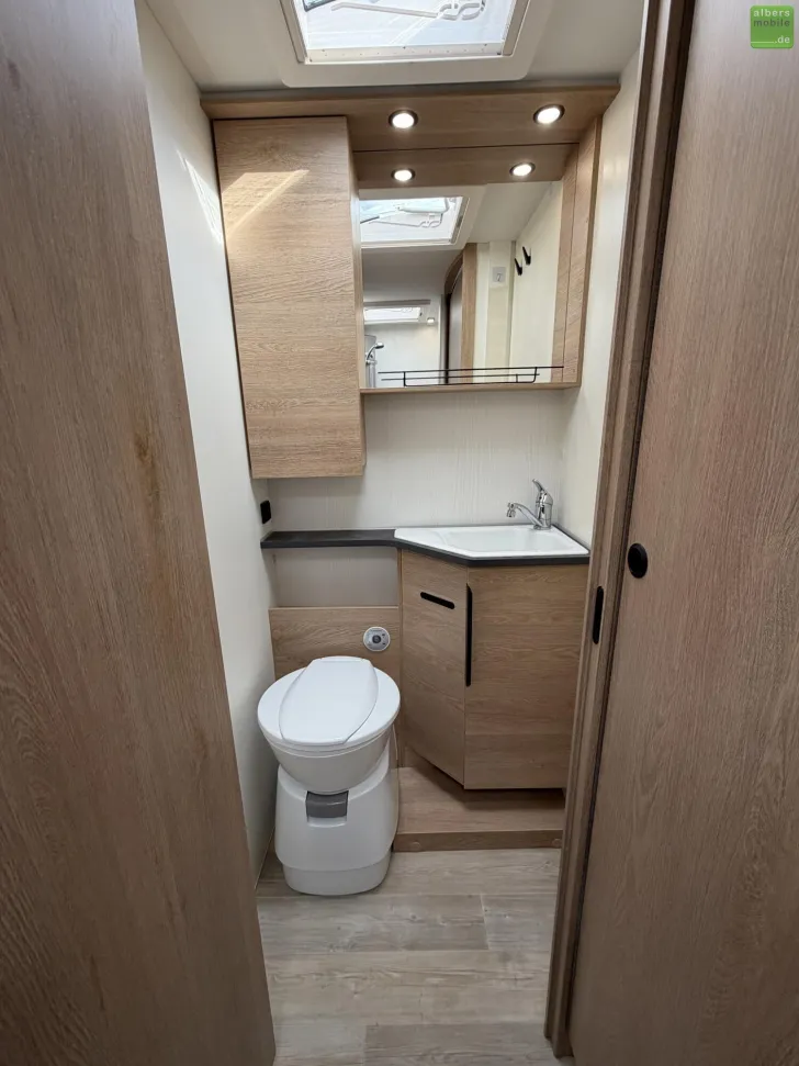 Fahrzeugbild Mooveo Tei 72EB 180PS Autark 300Ah Lithium SAT TV AHK #22