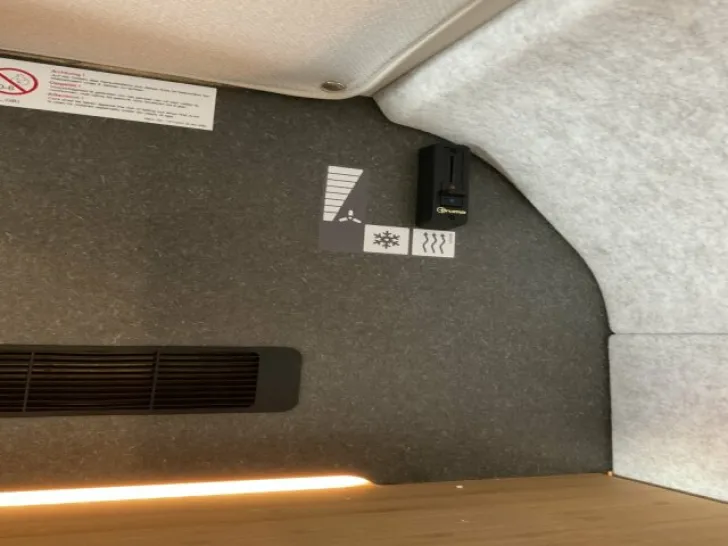 Fahrzeugbild Hymer Venture S / Wechselrichter 1300W / Solar 345W #12