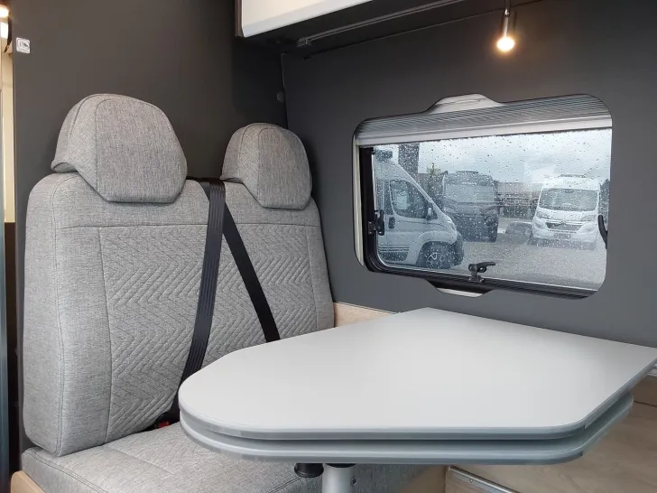 Fahrzeugbild Dethleffs Globetrail Advantage 600 DS Fiat Schwenkbad #7