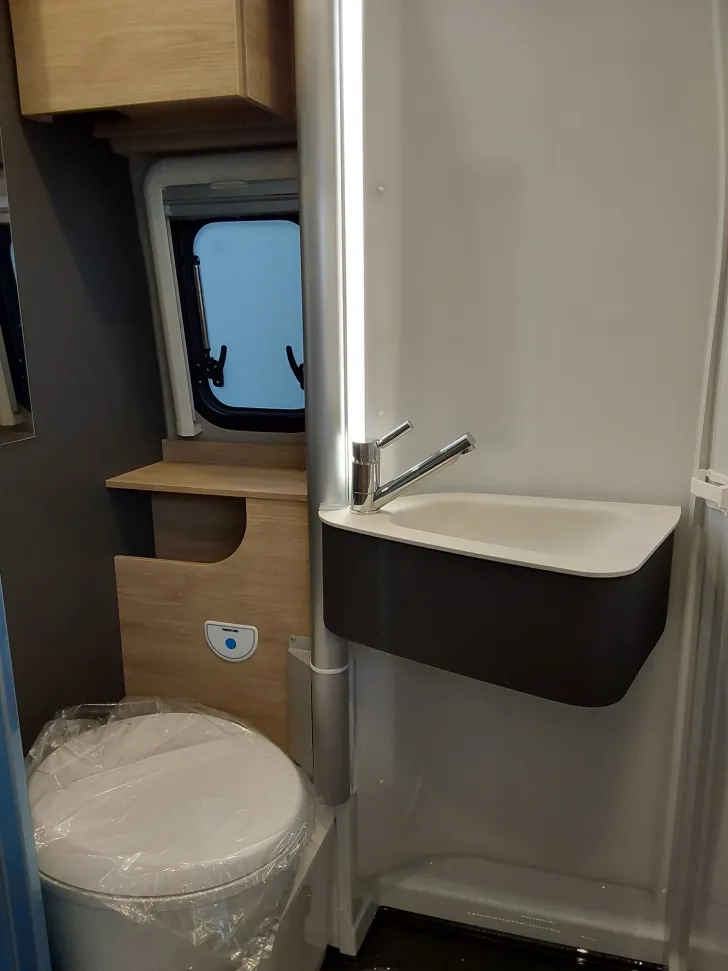 Fahrzeugbild Dethleffs Globetrail Advantage 600 DS Fiat Schwenkbad #17