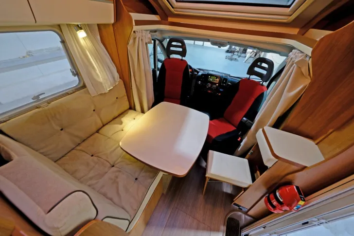 Fahrzeugbild Eura Mobil Profila T 590 FB/1.Hand/Festbett/Klima/Markise #7