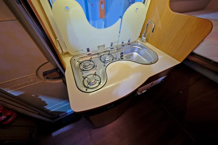 Fahrzeugbild Eura Mobil Profila T 590 FB/1.Hand/Festbett/Klima/Markise #12