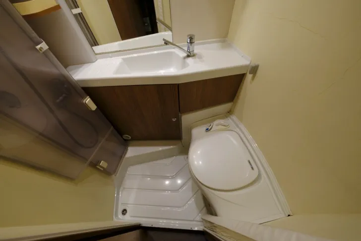 Fahrzeugbild Eura Mobil Profila T 590 FB/1.Hand/Festbett/Klima/Markise #13